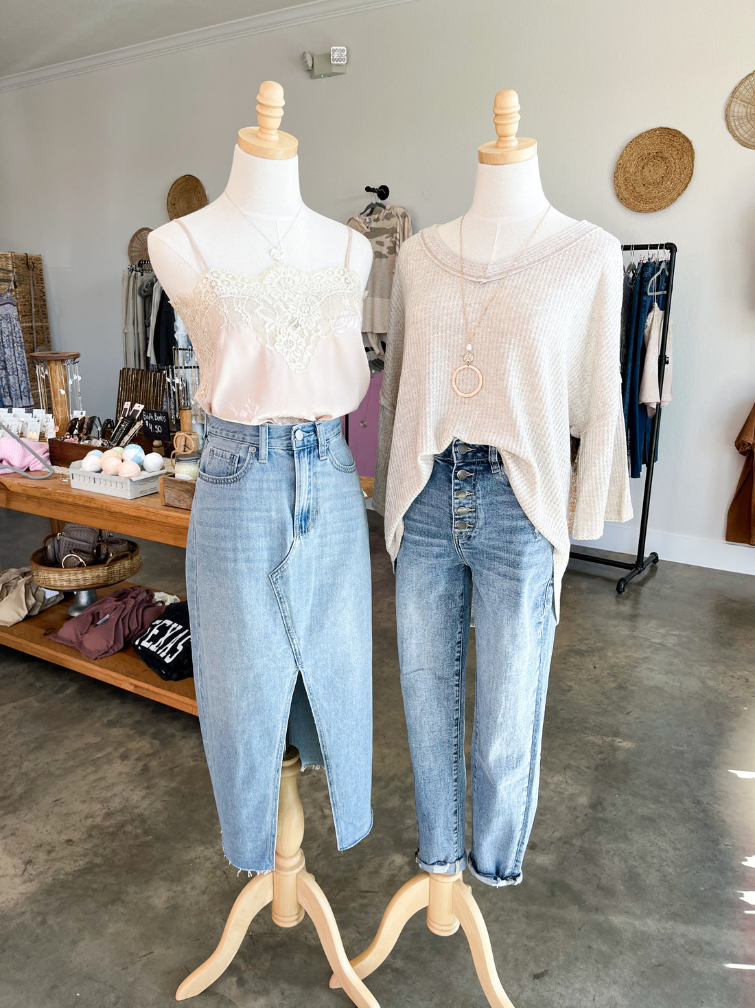 Easy & Cute Neutral Spring Outfits