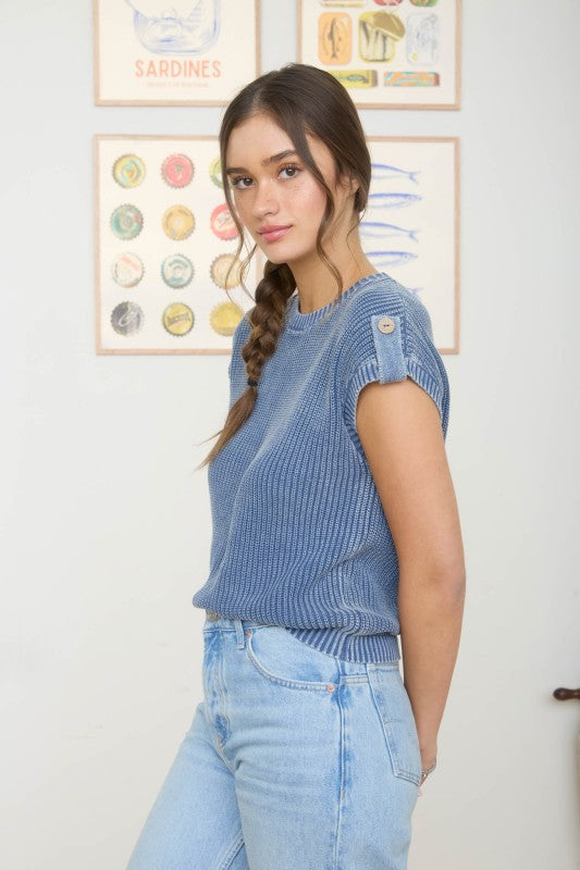 blue short sleeve knit top