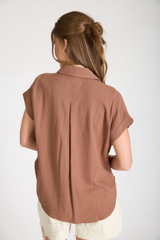 brown short sleeve collar shirt