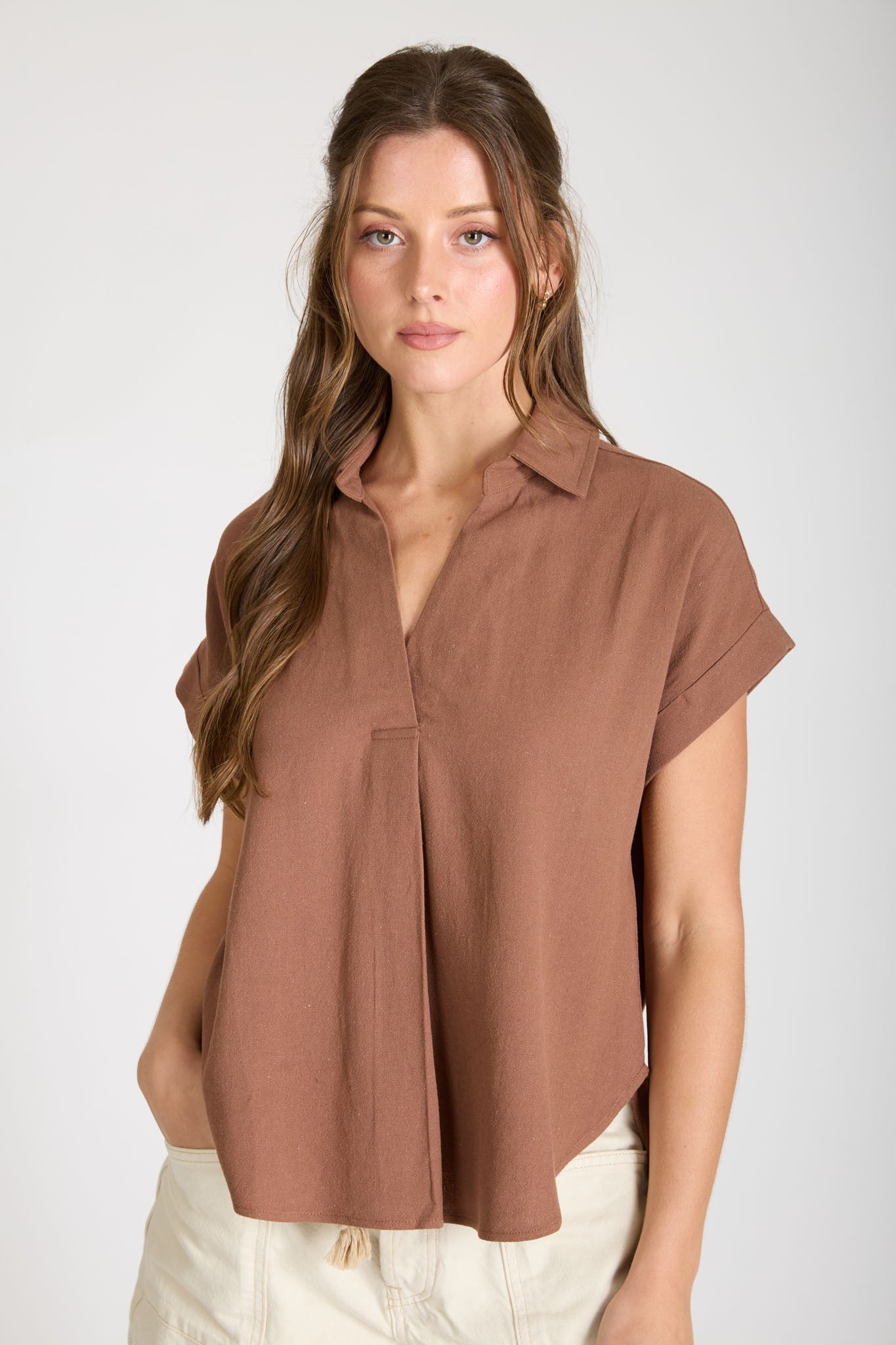 blu pepper brown collared short sleeve top