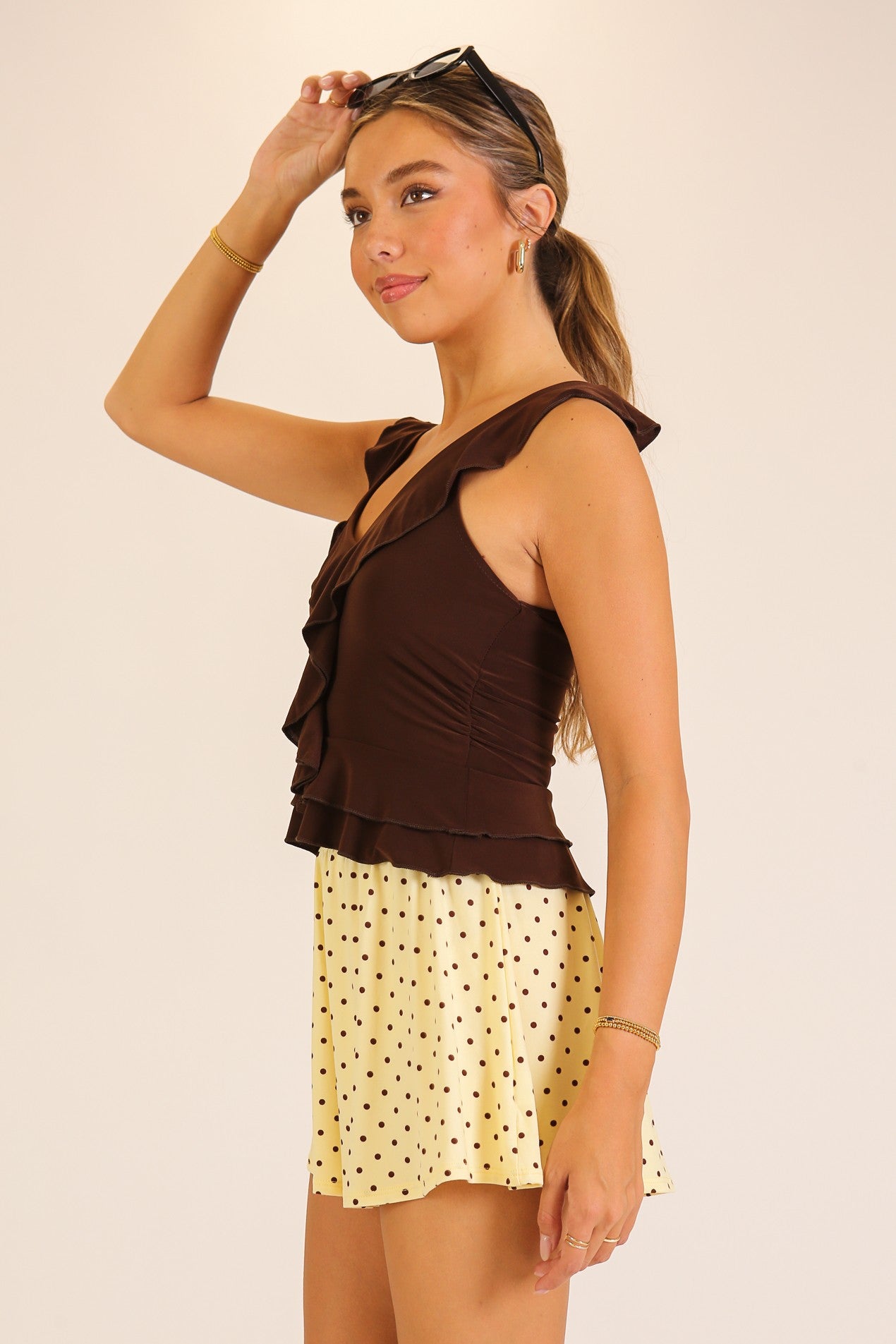 brown sleeveless ruffle top