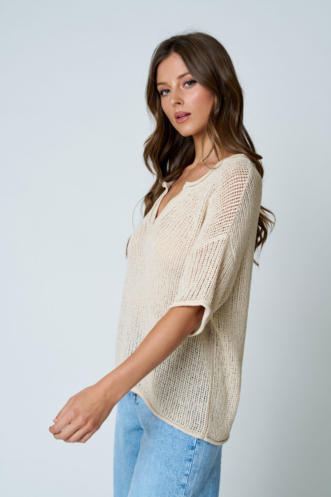 beige short sleeve top